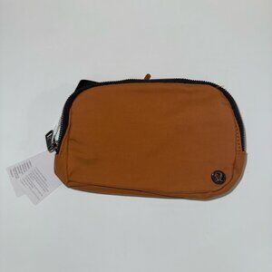 Lululemon Everywhere belt